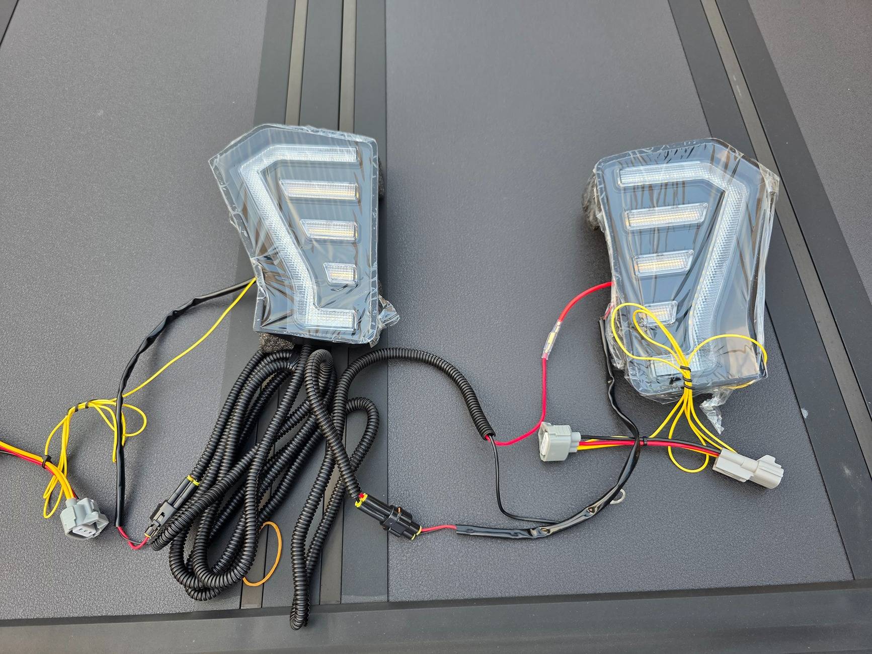 Aspire V2 Fang Lights for Toyota Tacoma 4th Gen (24-26) White DRL & Sequential Amber Turn Signal AA1001